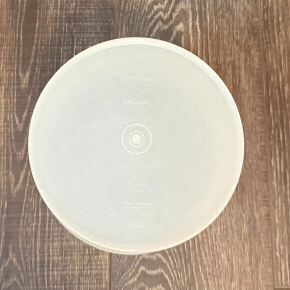 Vintage Tupperware Handolier Canisters – Set of 2 - Picture 9 of 16